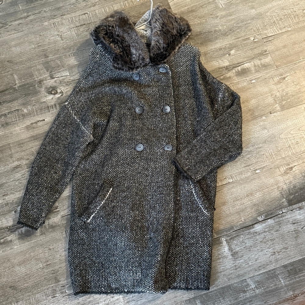 Zara Women's Gray Double-Breasted Coat with Faux Fur Collar